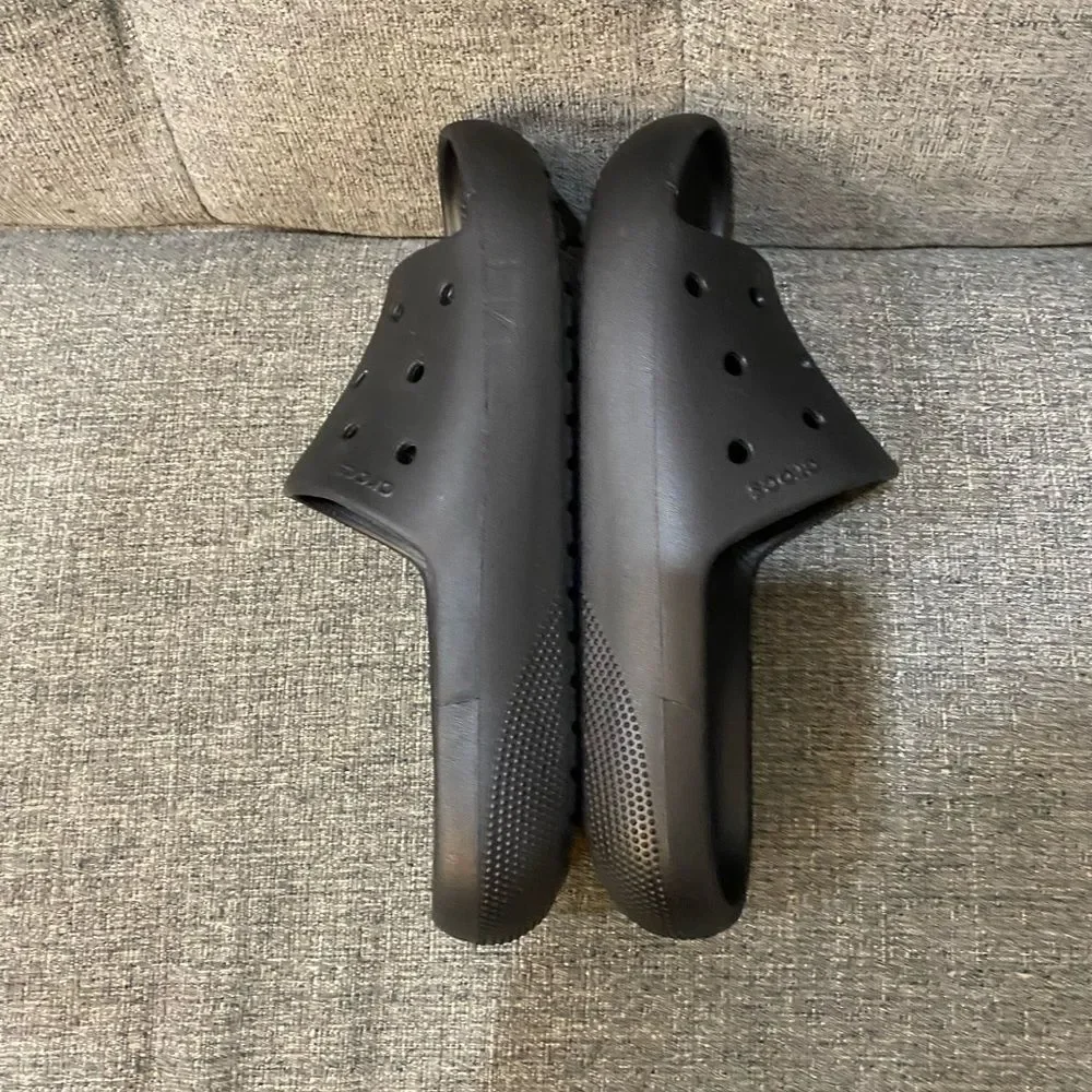 CROCS Classic Black Slide Sandals